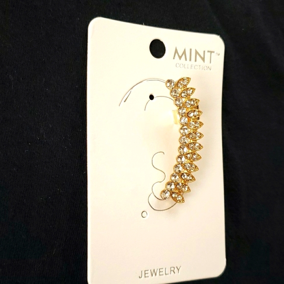 🥳3/20🥳 Gold Tone Left Ear Rhinestone Cuff - New in Package - Picture 4 of 7